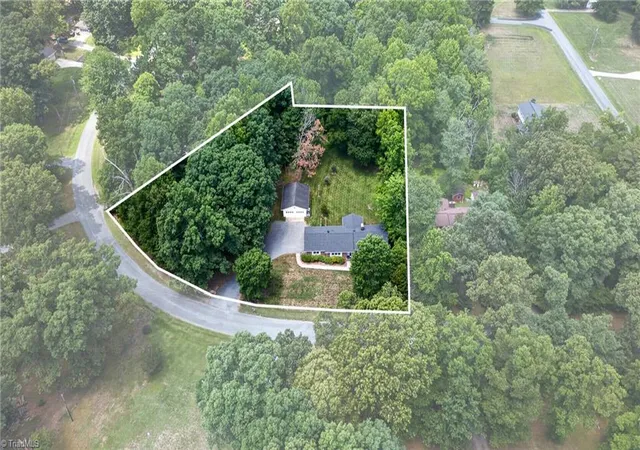 4th image of 3110 Valhalla Cir, Greensboro, NC 27406 | MLS# 1226281