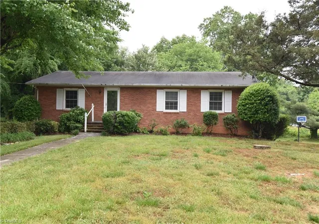 Homes for sale in Winston Salem, NC | 4340 Spenway Pl, Winston Salem, NC 27106 | MLS# 1221916