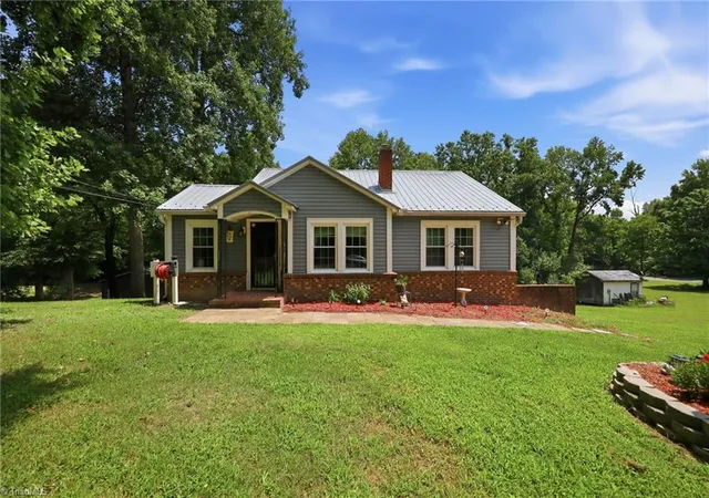 3rd image of 371 Conrad Dr, Thomasville, NC 27360 | MLS# 1228642
