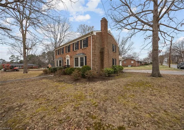 Photo 3 of Single family home for sale at 301 Jones St, Graham, NC 27253 | MLS# 1211189 | Listing updated on 2026-09-17