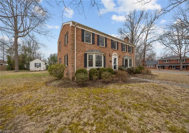 Photo 3 of Single family home for sale at 301 Jones St, Graham, NC 27253 | MLS# 1211189 | Listing updated on 2026-09-17