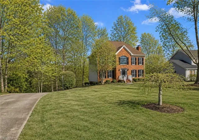 Photo 3 of Single family home for sale at 5229 Brg Pointe Dr, Clemmons, NC 27012 | MLS# 1231433 | Listing updated on 2026-08-18