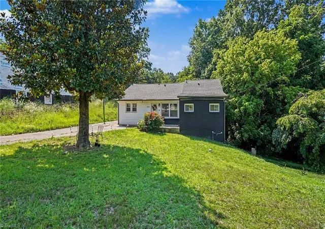 Photo 3 of Single family home for sale at 2224 Greensboro St Ext, Lexington, NC 27295 | MLS# 1226585 | Listing updated on 2026-08-18