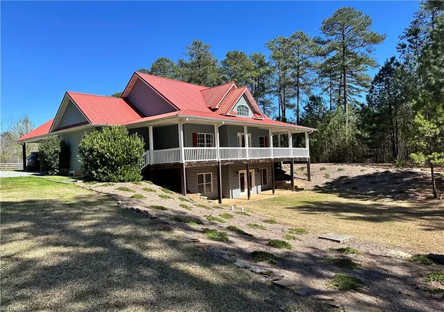 Photo 2 of Sale Pending at 104 Bridle Path Ln, Carthage, NC 28327 | MLS# 1177266 | Listing updated on 2026-04-13