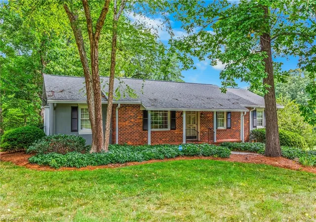 Homes for sale in Pfafftown, NC | 1837 Turfwood Dr, Pfafftown, NC 27040 | MLS# 1226288