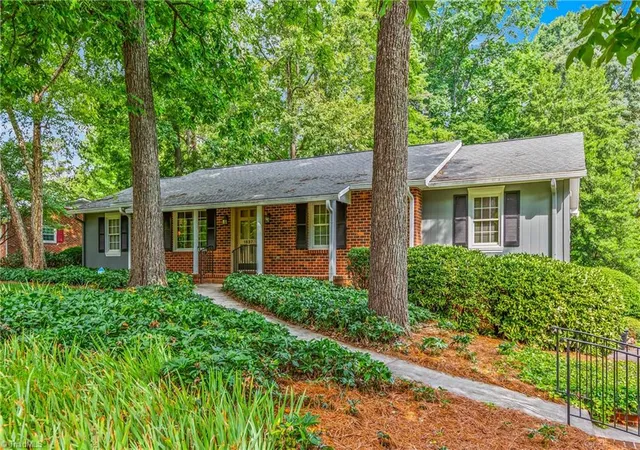 3rd image of 1837 Turfwood Dr, Pfafftown, NC 27040 | MLS# 1226288
