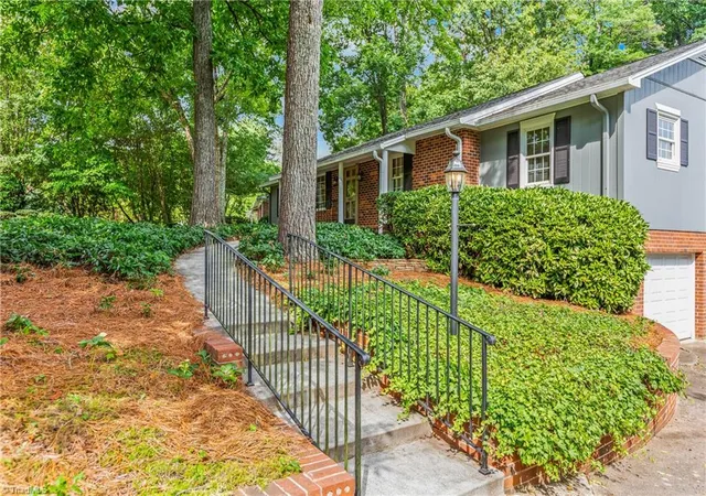 4th image of 1837 Turfwood Dr, Pfafftown, NC 27040 | MLS# 1226288