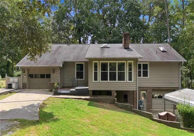 Photo 1 of Single family home for sale at 100 Brandon Ct, Lexington, NC 27295 | MLS# 1233946 | Listing updated on 2026-09-19
