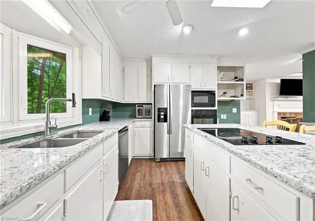 Photo 4 of Single family home for sale at 100 Brandon Ct, Lexington, NC 27295 | MLS# 1233946 | Listing updated on 2026-10-20