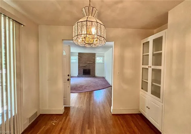 5th image of 1061 N Peace Haven Rd, Winston Salem, NC 27104 | MLS# 1224078