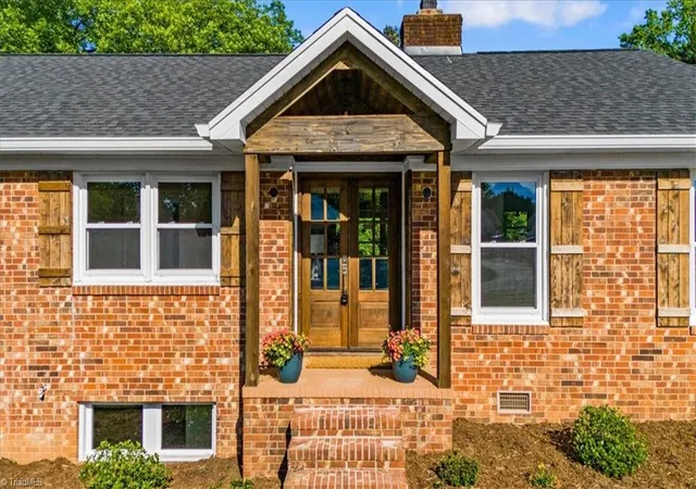 Photo 2 of Sale Pending at 2006 Ledford Rd, Greensboro, NC 27406 | MLS# 1219710 | Listing updated on 2026-10-03