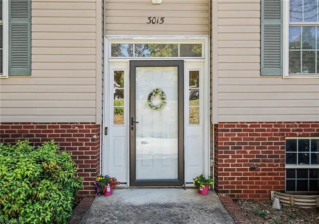 Photo 3 of Single family home for sale at 3015 Konnoak Dr, Winston Salem, NC 27127 | MLS# 1227521 | Listing updated on 2026-10-25