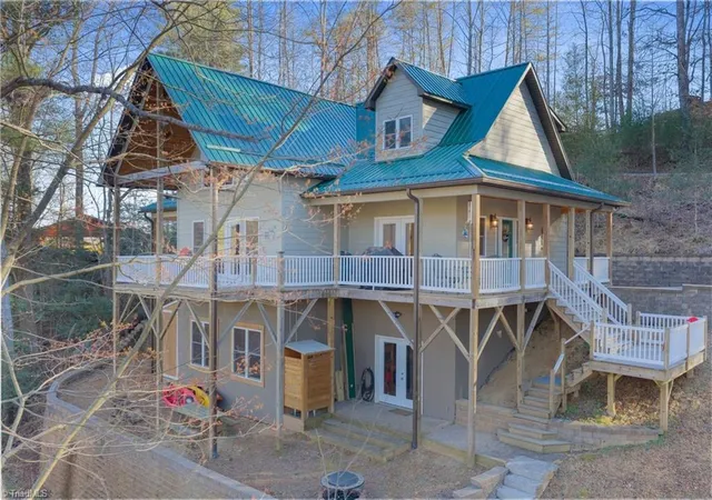 Photo 2 of Single family home for sale at 490 Blue Heron Ln, Wilkesboro, NC 28697 | MLS# 1213321 | Listing updated on 2026-08-21