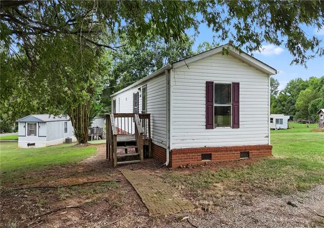 Photo 3 of Manufactured home for sale at 1641 Riverview Rd Ext, Lexington, NC 27292 | MLS# 1228293 | Listing updated on 2026-08-12