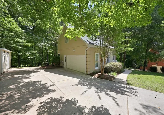 4th image of 3205 Rider Ct, Jamestown, NC 27282 | MLS# 1226412