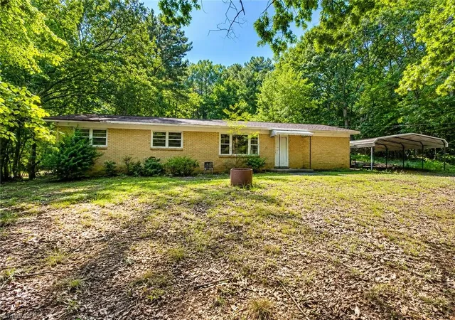 Photo 3 of Single family home for sale at 2725 Nc Hwy 109, Troy, NC 27371 | MLS# 1232893 | Listing updated on 2026-08-30