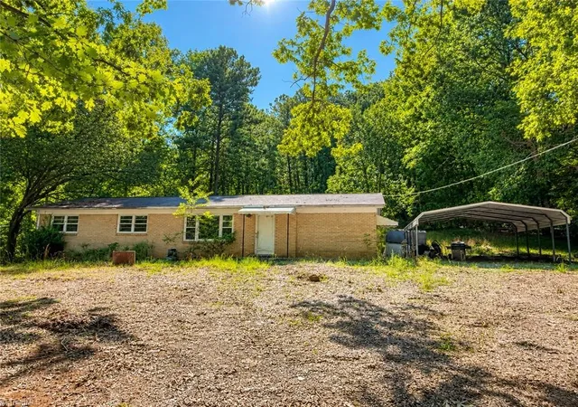 Photo 4 of Single family home for sale at 2725 Nc Hwy 109, Troy, NC 27371 | MLS# 1232893 | Listing updated on 2026-08-30