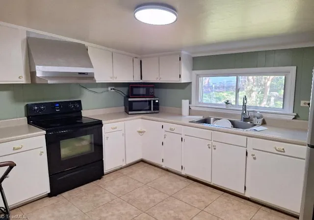Photo 4 of Sale Pending at 140 Bay St, Rural Hall, NC 27045 | MLS# 1233159 | Listing updated on 2026-09-08