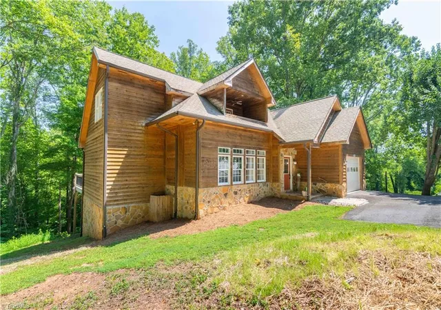 Photo 3 of Sale Pending at 833 E Country Club Rd, Mount Airy, NC 27030 | MLS# 1233301 | Listing updated on 2026-09-14