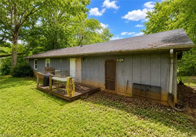 Homes for sale in North Wilkesboro, NC | 212 Bermuda Dr, North Wilkesboro, NC 28659 | MLS# 1227287