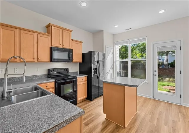 5th image of 51 Ledgerstone Ln, Greensboro, NC 27407 | MLS# 1220273