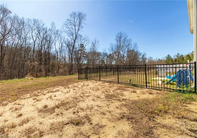 39th image of 573 Mahogany Dr, Thomasville, NC 27360 | MLS# 1210690