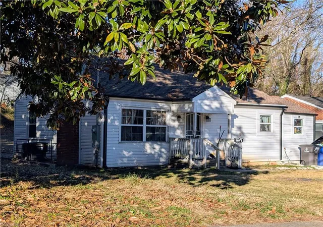 Photo 3 of Single family home for sale at 1407 Ne 22nd Street, Winston Salem, NC 27105 | MLS# 1206447 | Listing updated on 2026-09-01