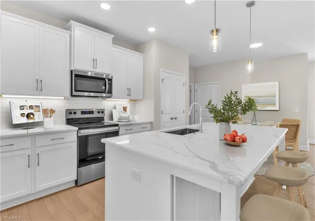 Photo 4 of Single family home for sale at 127 Luther Dr, Graham, NC 27253 | MLS# 1229601 | Listing updated on 2026-09-19