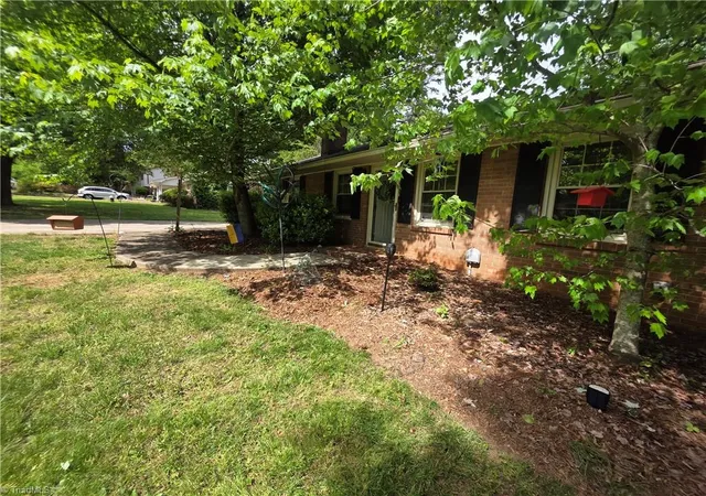 Homes for sale in Pfafftown, NC | 2945 Kecoughtan Rd, Pfafftown, NC 27040 | MLS# 1218281