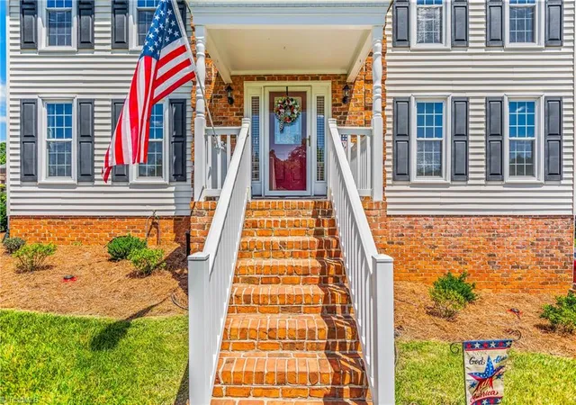 Photo 3 of Single family home for sale at 109 Knollwood Ln, King, NC 27021 | MLS# 1224382 | Listing updated on 2026-08-28