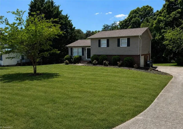 Homes for sale in Tobaccoville, NC | 7942 Snyder Farm Rd, Tobaccoville, NC 27050 | MLS# 1223873