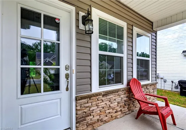 Photo 3 of Single family home for sale at 4220 Canter Crk Ln, High Point, NC 27262 | MLS# 1218211 | Listing updated on 2026-10-08