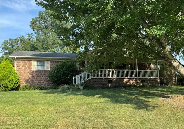 1st image of 804 Lauras Ln, Albemarle, NC 28001 | MLS# 1232993