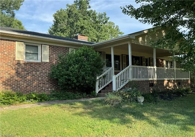 2nd image of 804 Lauras Ln, Albemarle, NC 28001 | MLS# 1232993