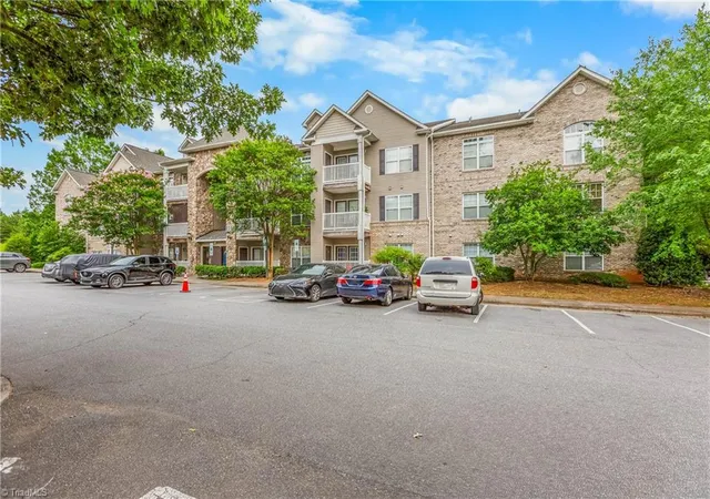 Photo 1 of Single family home for sale at 923 Windcastle Ln #305, Winston Salem, NC 27105 | MLS# 1223917 | Listing updated on 2026-09-07