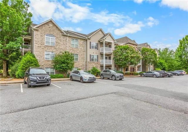Photo 2 of Single family home for sale at 923 Windcastle Ln #305, Winston Salem, NC 27105 | MLS# 1223917 | Listing updated on 2026-09-07