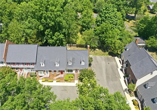 Photo 2 of Single family home for sale at 1121 Sherwood Dr #10, Burlington, NC 27215 | MLS# 1219880 | Listing updated on 2026-09-17