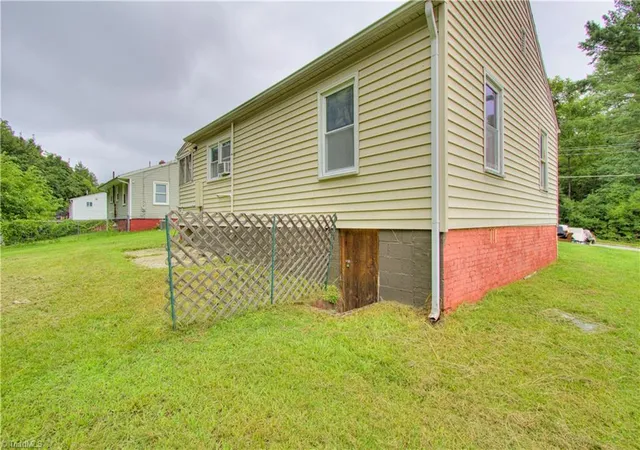 24th image of 416 E Peachtree Dr, High Point, NC 27265 | MLS# 1230118