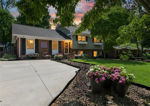 2nd image of 1014 Onslow Dr, Greensboro, NC 27408 | MLS# 1226449