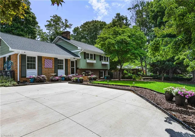 50th image of 1014 Onslow Dr, Greensboro, NC 27408 | MLS# 1226449