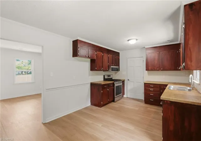 Photo 3 of Single family home for sale at 4105 Deer Trak Ct, Winston Salem, NC 27127 | MLS# 1227263 | Listing updated on 2026-10-03