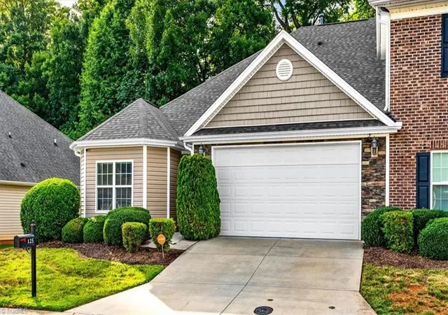 2nd image of 125 Chestnut Bend Dr, Greensboro, NC 27406 | MLS# 1225088