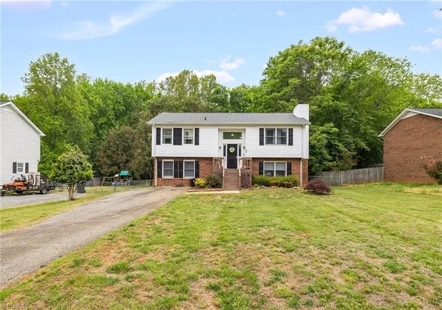 Homes for sale in Reidsville, NC | 306 Cypress Dr, Reidsville, NC 27320 | MLS# 1218157