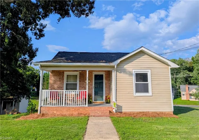 2nd image of 318 Hay St, Mount Airy, NC 27030 | MLS# 1231100