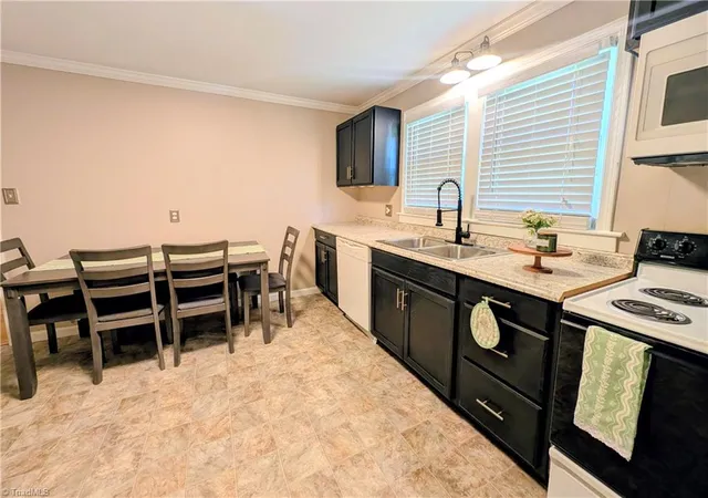5th image of 318 Hay St, Mount Airy, NC 27030 | MLS# 1231100