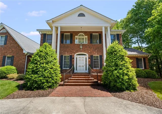 4th image of 1700 Farnsworth Ct, High Point, NC 27262 | MLS# 1220622