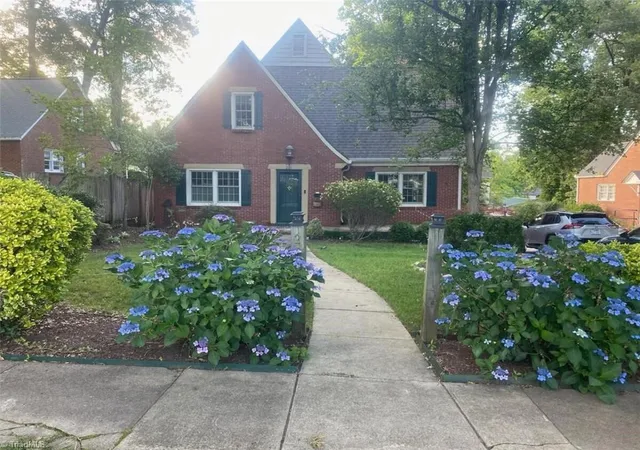 Photo 1 of Single family home for sale at 221 Woodrow Ave, High Point, NC 27262 | MLS# 1233138 | Listing updated on 2026-09-12