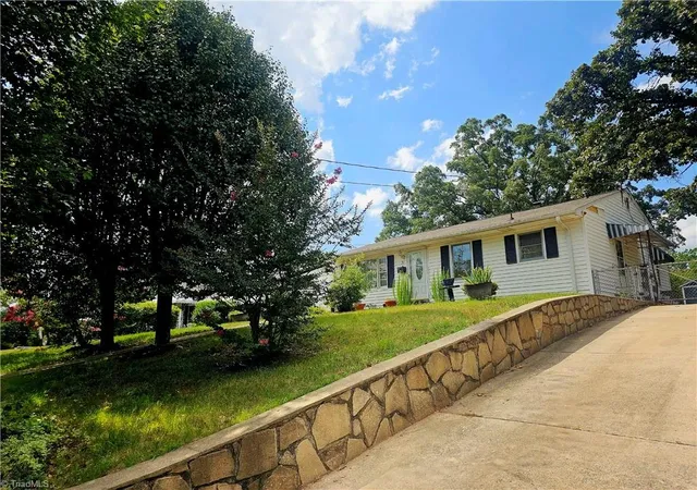 Photo 2 of Single family home for sale at 31 25th Street, Winston Salem, NC 27105 | MLS# 1227332 | Listing updated on 2026-08-09