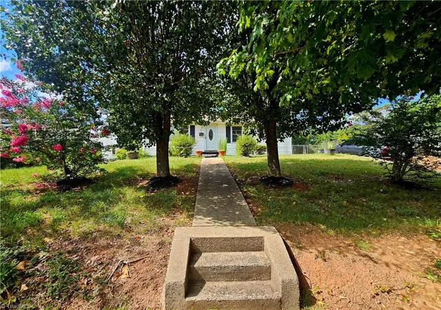 Photo 3 of Single family home for sale at 31 25th Street, Winston Salem, NC 27105 | MLS# 1227332 | Listing updated on 2026-08-09