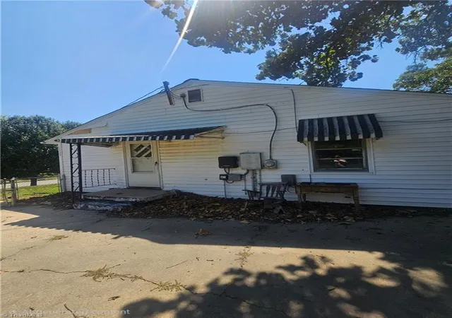 Photo 4 of Single family home for sale at 31 25th Street, Winston Salem, NC 27105 | MLS# 1227332 | Listing updated on 2026-08-09